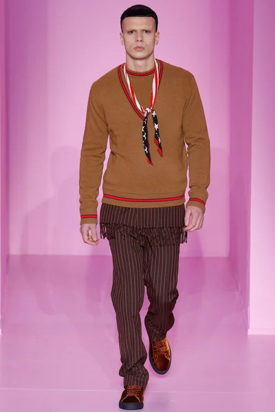 Look 27